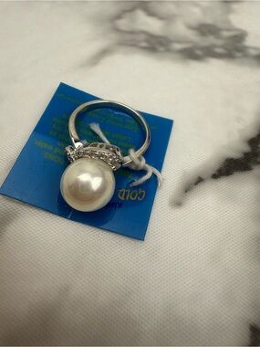 KLAD Faux Pearl Crystal Ring Silver Tone Size 7 NWT Statement Cocktail Ring